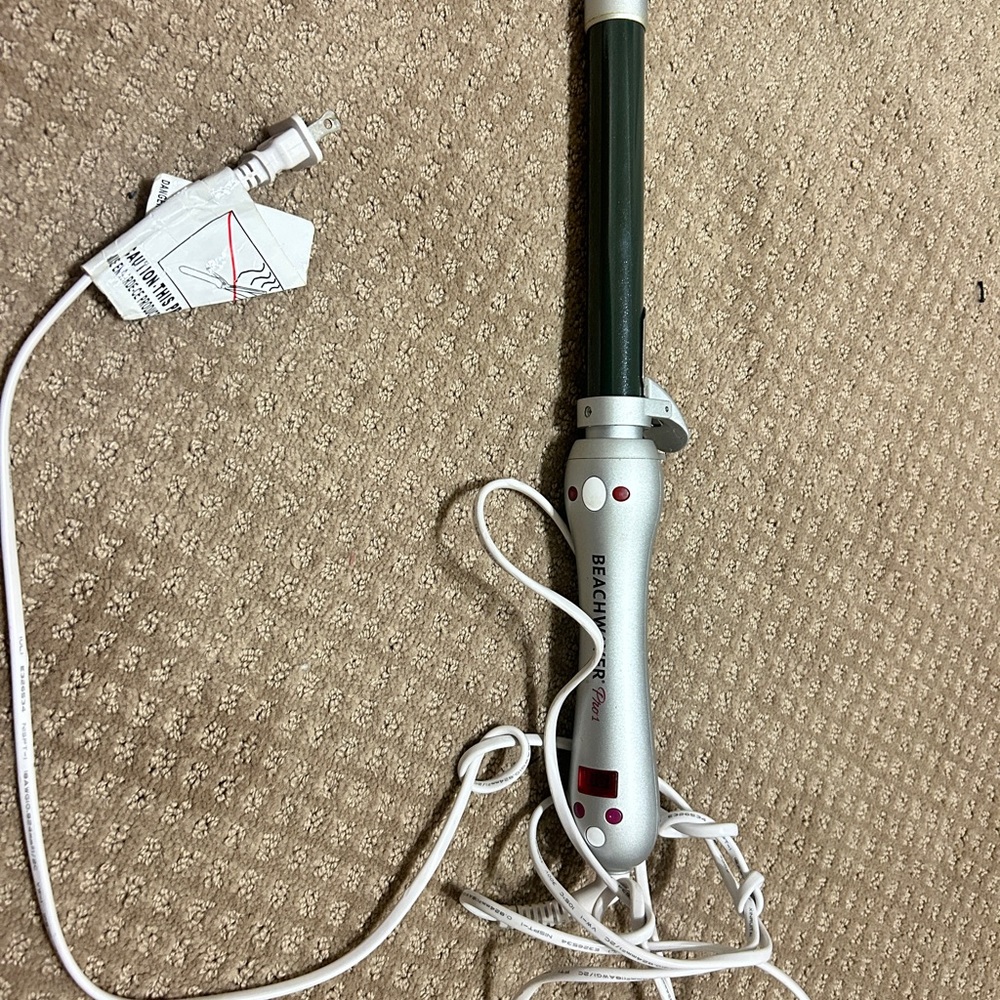 The Beachwaver Co. Silver Curling Iron